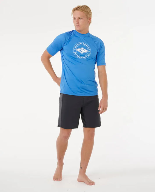 RIPCURL STAPLER UPF50 SHORT SLEEVE RASH GUARD