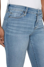 LIVERPOOL CHARLIE CROP SKINNY CUFF LIGHT DENIM