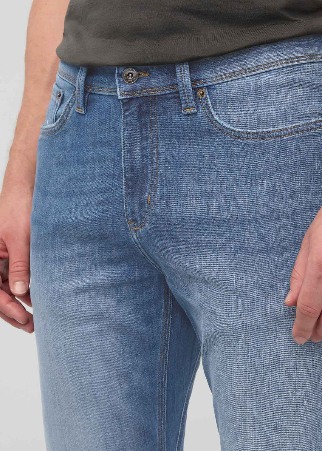 DU/ER PERFORMANCE DENIM SLIM STRAIGHT