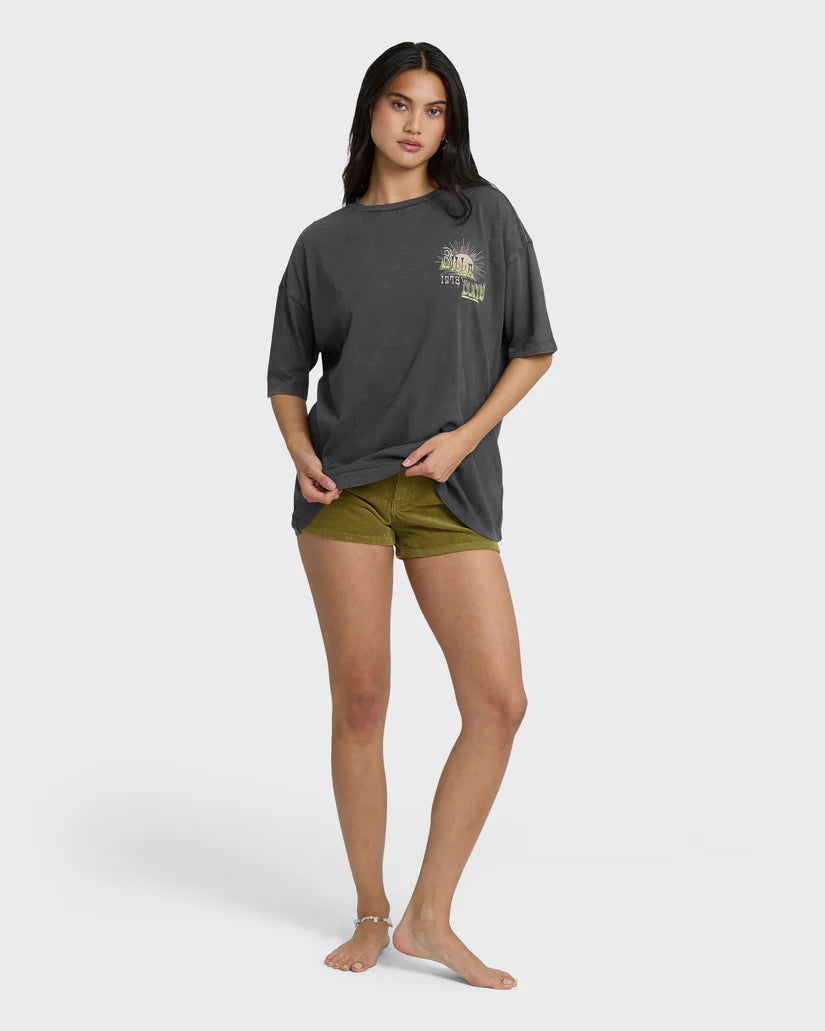 SUN CHASING TEE